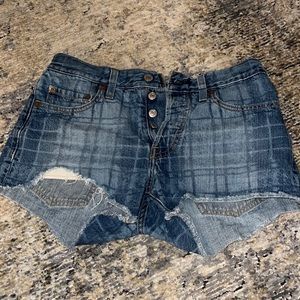 Levi’s Low Rise 501 Shorts